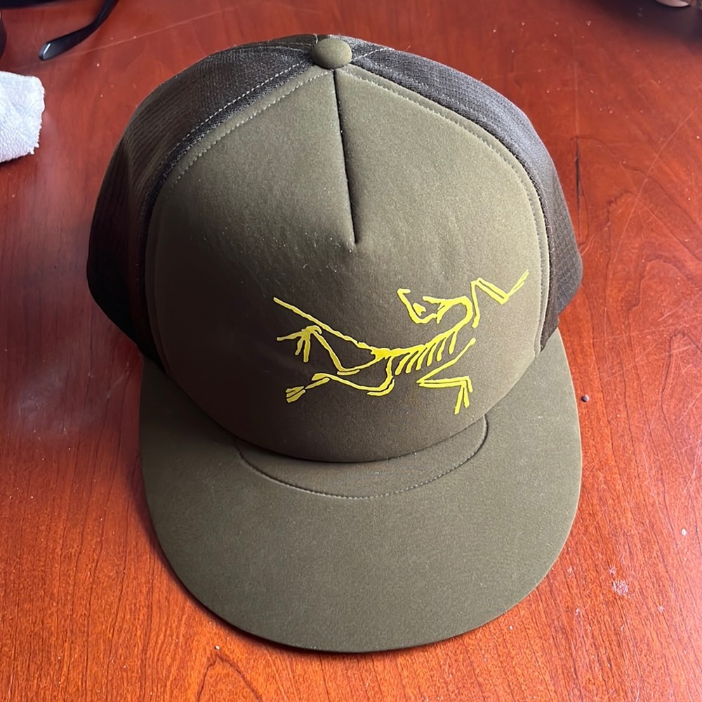 Arcteryx bird trucker